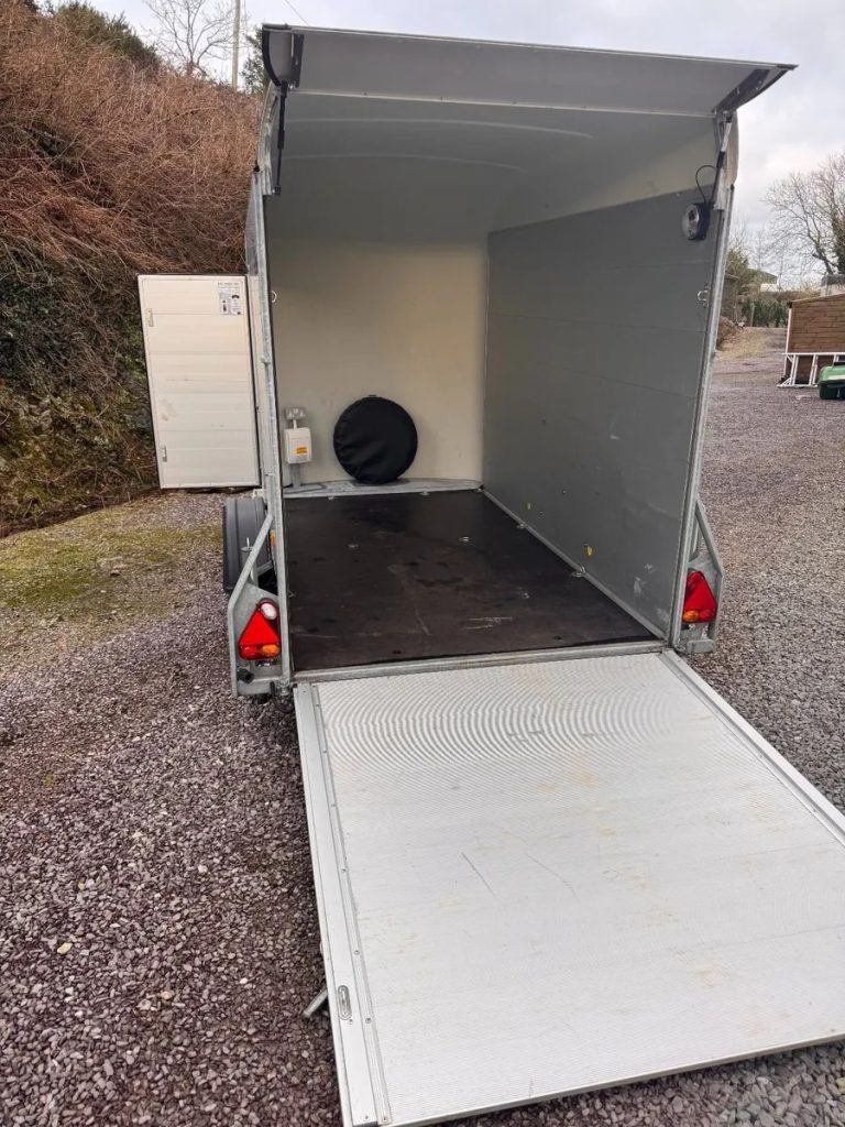 Furgoneta de aluminio Roadster C300, peso bruto de 750 a 1.300 kg - Imagen 2